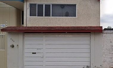 CASA EN VENTA EN ZAMORA, CALLE BRUSELAS, COL. LA LUNETA, MICHOACAN