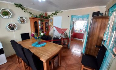Hermosa Casa Ampliada de Dos Pisos con 5 Dormitorios, 2 Baños, Comuna de Buin.