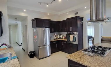 SE VENDE HERMOSA CASA, AREA CAMPOS ELISEOS, CIUDAD JUAREZ CHIH