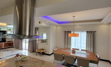 SE VENDE HERMOSA CASA, AREA CAMPOS ELISEOS, CIUDAD JUAREZ CHIH