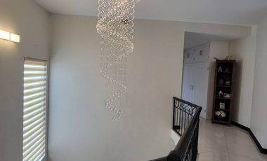 SE VENDE HERMOSA CASA, AREA CAMPOS ELISEOS, CIUDAD JUAREZ CHIH