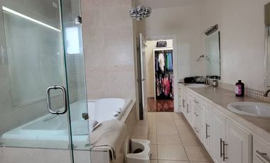 SE VENDE HERMOSA CASA, AREA CAMPOS ELISEOS, CIUDAD JUAREZ CHIH