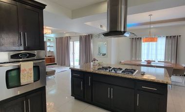 SE VENDE HERMOSA CASA, AREA CAMPOS ELISEOS, CIUDAD JUAREZ CHIH