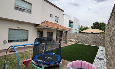 SE VENDE HERMOSA CASA, AREA CAMPOS ELISEOS, CIUDAD JUAREZ CHIH