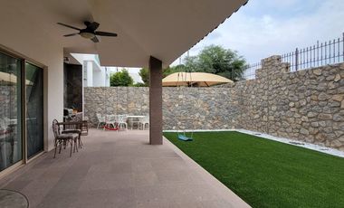 SE VENDE HERMOSA CASA, AREA CAMPOS ELISEOS, CIUDAD JUAREZ CHIH