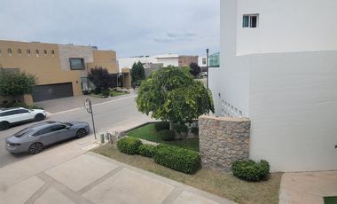 SE VENDE HERMOSA CASA, AREA CAMPOS ELISEOS, CIUDAD JUAREZ CHIH
