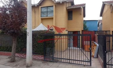 Hermosa Casa de Dos Pisos, 3 Dormitorios, 2 Baños, Villa Paseo Central, Quilicura.