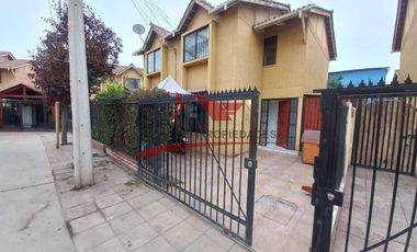 Hermosa Casa de Dos Pisos, 3 Dormitorios, 2 Baños, Villa Paseo Central, Quilicura.