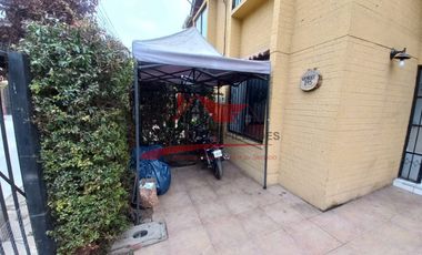 Hermosa Casa de Dos Pisos, 3 Dormitorios, 2 Baños, Villa Paseo Central, Quilicura.