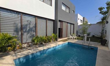 Casa en venta dentro de privada con alberca  rumbo al club campestre