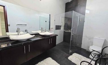 Casa en venta dentro de privada con alberca  rumbo al club campestre