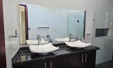 Casa en venta dentro de privada con alberca  rumbo al club campestre