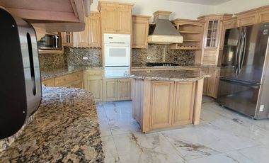 CASA EN VENTA, EN EXCELETE UBICACION, 3 RECAMRAS 3 BAÑOS, CIUDAD JUAREZ CHIH.