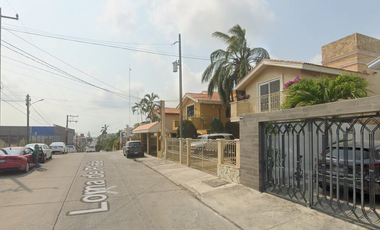 ELEGANTE CASA EN VENTA A PRECIO POR DEBAJO DEL AVALÚO COMERCIAL, UBICADA EN LOMA DE PLATA, LOMAS DE LA AURORA, 89100 TAMPICO, TAMPS