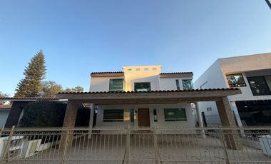 33.30 CASA EN RENTA EN SAN GIL