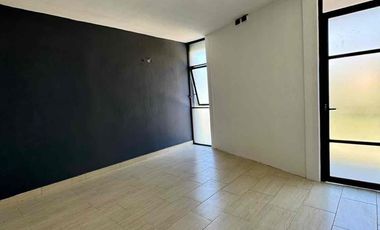 Casa en venta dentro de privada con 4 recámaras terreno amplio