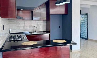 Casa en venta dentro de privada con 4 recámaras terreno amplio