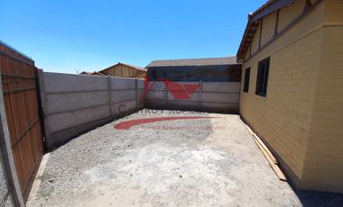 Hermosa Casa 3 Dormitorios y 1 Baño, Conjunto Habitacional Las Casas de Padre Hurtado Poniente VII, Comuna de Padre Hurtado.