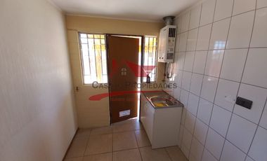 Hermosa Casa 3 Dormitorios y 1 Baño, Conjunto Habitacional Las Casas de Padre Hurtado Poniente VII, Comuna de Padre Hurtado.