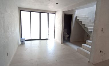 CASA EN VENTA DENTRO DE CALLE CERRRADA COL TERAN ZONA SUR PTE DE LA CIUDAD