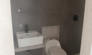 CASA EN VENTA DENTRO DE CALLE CERRRADA COL TERAN ZONA SUR PTE DE LA CIUDAD