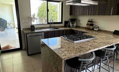 Casa en Renta en Cumbres de Juriquilla – Condominio Monte Everest