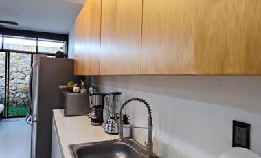 Se vende casa en Fraccionamiento Lomas Verdes en la zona del club campestre.