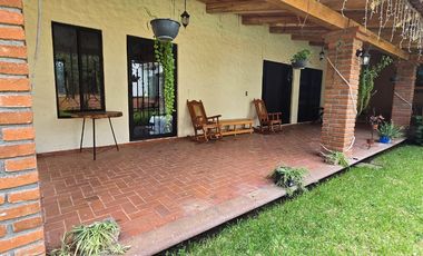 Se vende casa de campo de 1 solo nivel con mezzanine dentro de privada residencial campestre.