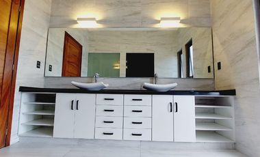 RESIDENCIA EN VENTA DENTRO DEL CLUB CAMPESTRE CON ALBERCA 625 MTS2