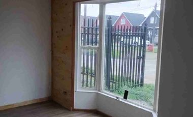 Venta Casa dos pisos con Cabaña Interior Bosquemar