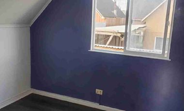 Venta Casa dos pisos con Cabaña Interior Bosquemar