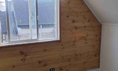 Venta Casa dos pisos con Cabaña Interior Bosquemar