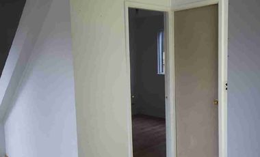 Venta Casa dos pisos con Cabaña Interior Bosquemar