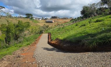 Venta de lotes semiplanos semiurbanos  en La Cumbre, Pavas