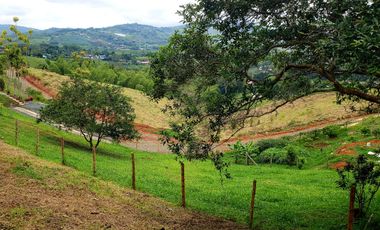Venta de lotes semiplanos semiurbanos  en La Cumbre, Pavas