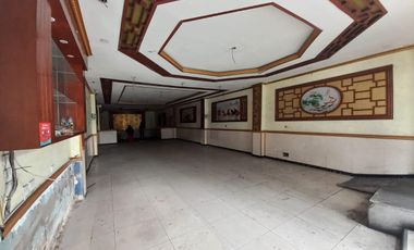 Alquilo local omercial en Av. Alfonso Ugarte – zona de alto tránsito comercial