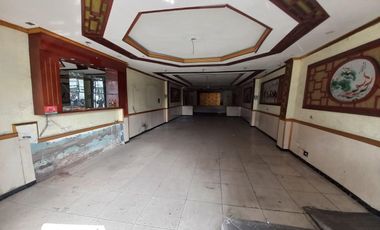 Alquilo local omercial en Av. Alfonso Ugarte – zona de alto tránsito comercial