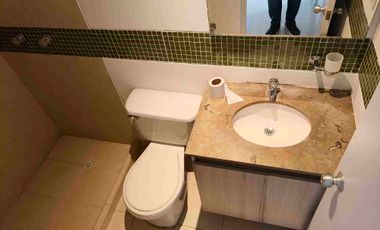 VENDO APTO DÚPLEX EXCELENTE UBICACIÓN FRENTE CENTRO COMERCIAL UNICENTRO