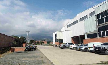 Alquilo total o parcialmente 2.024 m2 bodega en acopi Yumbo zona industrial lista para entrega en marzo 2026