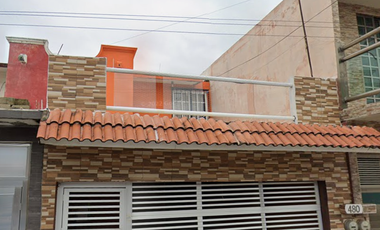 CASA A LA VENTA EN LOMAS DEL RIO MEDIO III, VERACRUZ CENTRO