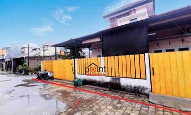 Rumah Cantik Luas Hook dapat 2 akses Jalan di Perumahan Jaten dekat ke UNS