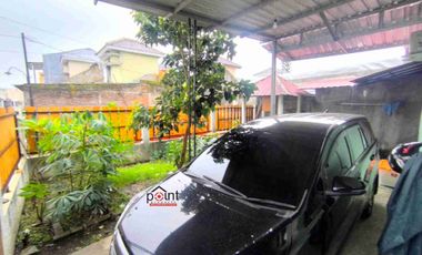 Rumah Cantik Luas Hook dapat 2 akses Jalan di Perumahan Jaten dekat ke UNS