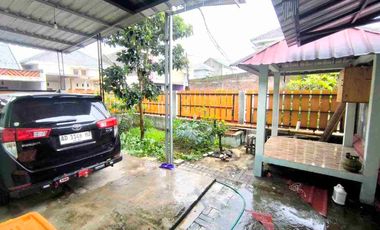 Rumah Cantik Luas Hook dapat 2 akses Jalan di Perumahan Jaten dekat ke UNS