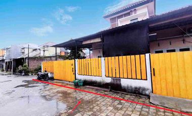 Rumah Cantik Luas Hook dapat 2 akses Jalan di Perumahan Jaten dekat ke UNS