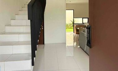 Jual Rumah Baru Bagus 6x20m2  Di Cluster Chrysant, Puri Botanical