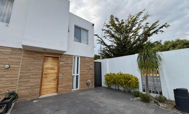 Casa en condominio — 3 recámaras, 2.5 baños, terraza y cochera para 2 autos