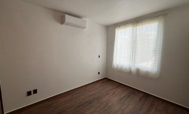 Casa en condominio — 3 recámaras, 2.5 baños, terraza y cochera para 2 autos