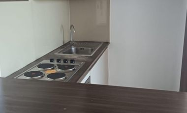 Departamento central cerca Metro Hospitales.