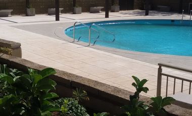 Departamento central cerca Metro Hospitales.