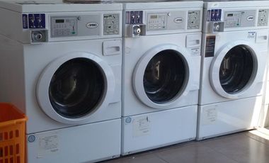 Departamento central cerca Metro Hospitales.